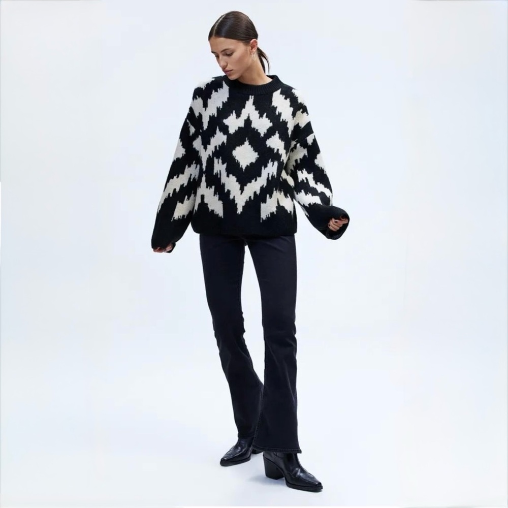 H&M Oversized Geometric Jacquard Sweater Black Cream Size S Cozy Knit